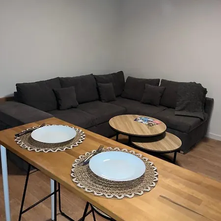 2 Pieces Spacieux Apartament